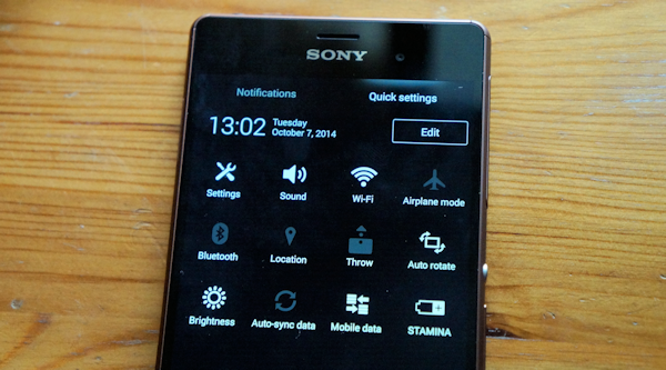 Snabbtips: Dubbeltryck på statusfältet i Xperia Z3 för att få fram snabbinställningarna