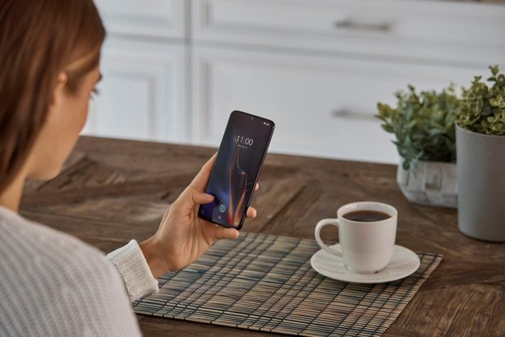 Nya flaggskeppet OnePlus 6T ger mycket för pengarna – här är nyheterna