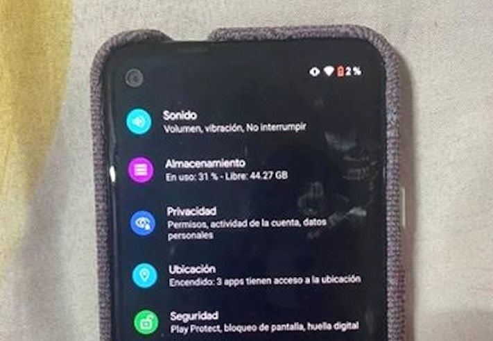 Lågupplösta ryktesbilder på Google Pixel 4a